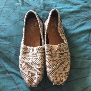 NWOT W10 TOMS